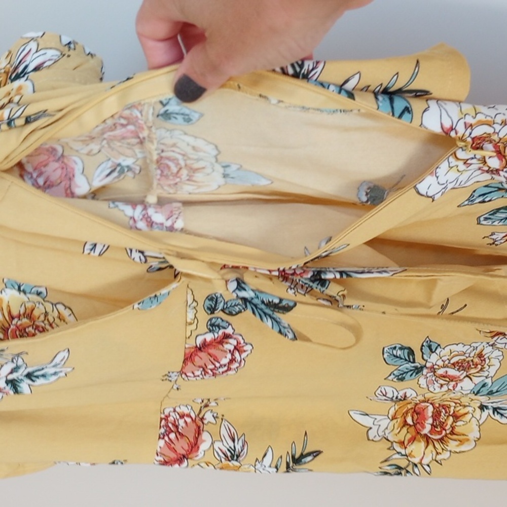 R+J GOLD DRESS - Picture 6 of 11